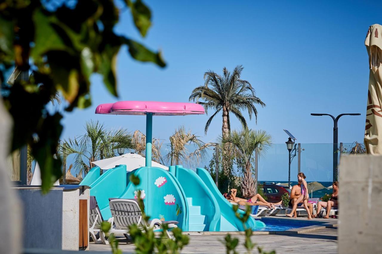 Sea Love Apt Spa N Pools Beach Resort Нэводари Экстерьер фото